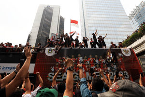 Penyambutan Timnas Sea Games - Panji 2.jpg