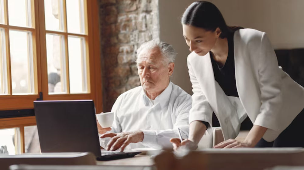 Tren Istilah: Apa Itu Ageism di Tempat Kerja dan Efeknya