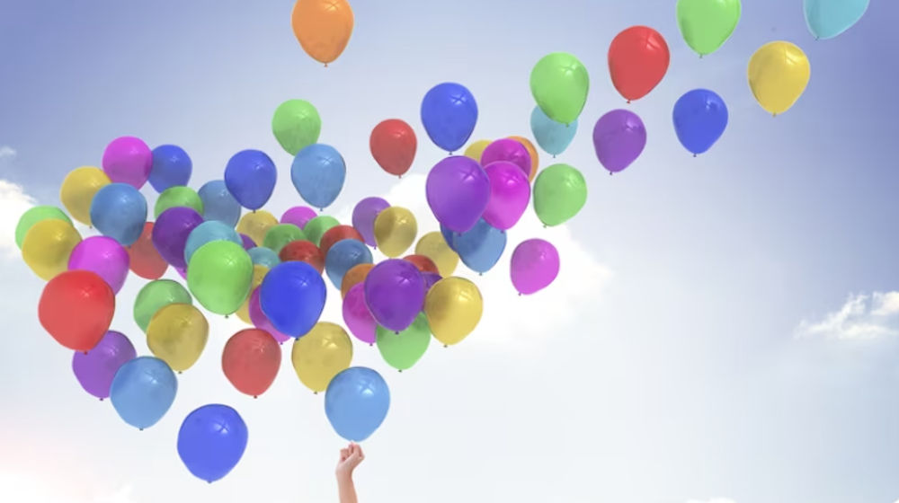 Meski Sering Dilakukan, Ternyata Pelepasan Balon Berbahaya untuk Lingkungan! Ini Penjelasannya