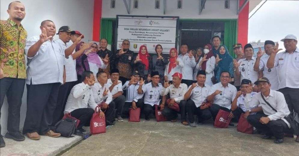 OJK Provinsi Lampung bersama dengan Tim Percepatan Akses Keuangan Daerah (TPAKD) Provinsi Lampung dan Tim Percepatan Akses Keuangan Daerah (TPAKD) Kabupaten Lampung Selatan meresmikan Desa Inklusi Keuangan