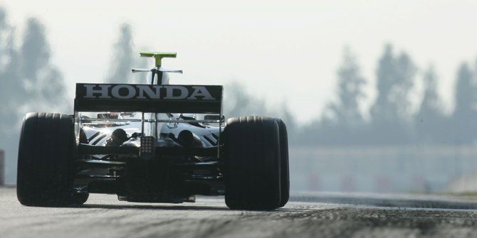 Ilustrasi tim F1 yang disuplai mesin Honda.