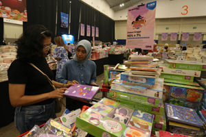 BCA Pameran Buku Terbesar - Panji 1.jpg