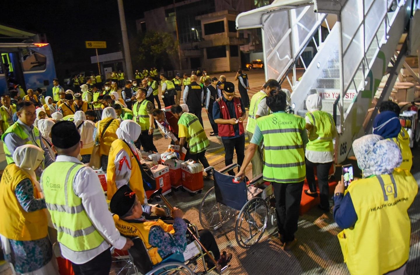 Bandara SAMS Sepinggan Sukses Berangkatkan Jemaah Haji Kloter Perdana dari Embarkasi Haji Balikpapan