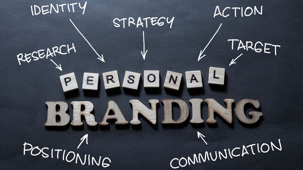 Personal branding kerap disebut sebagai salah satu faktor untuk membangun karier dan mencapai kesuksesan seseorang.