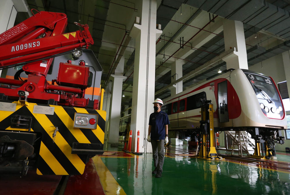 Perawatan LRT Jakarta - Panji 4.jpg