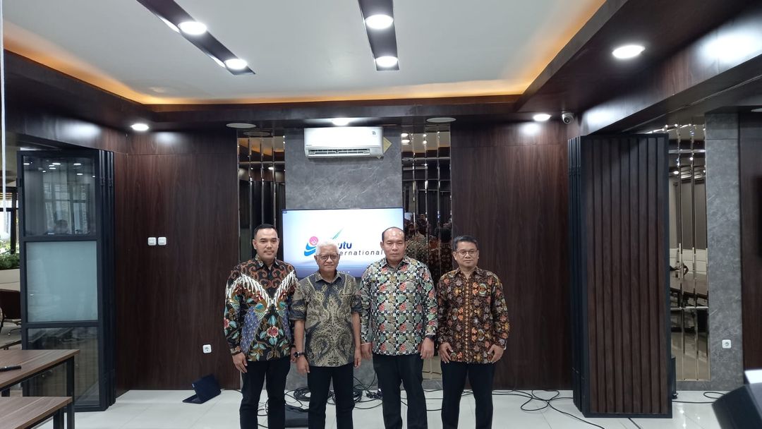 Jajaran direksi PT Mutuagung Lestari (MUTU International) dalam acara media gathering dan site visit di Depok, Senin, 29 Mei 2023.