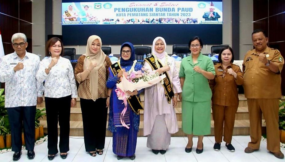 Ketua YKI Sumut Nawal Lubis melantik Ketua YKI Kota Pematangsiantar Kusma Erizal Ginting, didahului pengukuhan Bunda PAUD Kota Pematangsiantar Susanti Dewayani