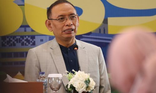 Rektor Unair.JPG