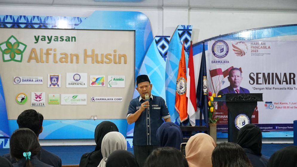 Institut Informatika dan Bisnis (IIB) Darmajaya menggelar Seminar Hari Lahirnya Pancasila di Aula Rektorat Lantai III pada Kamis (1/6/2023)