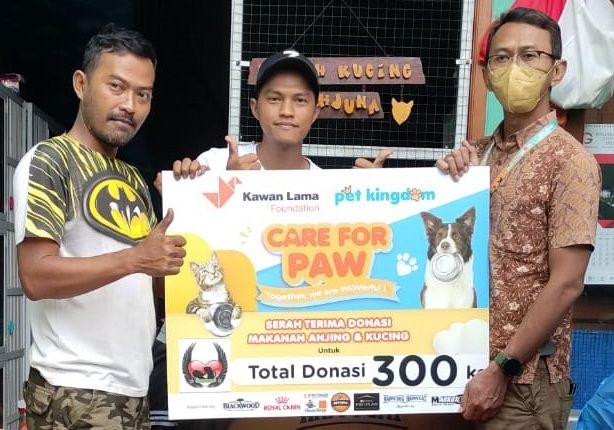 Pet Kingdom mewujudkan kepeduliannya terhadap kesejahteraan hewan di shelter melalui program bertajuk CARE FOR PAW
