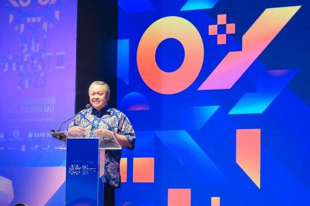 Gubernur Bank Indonesia, Perry Warjiyo menegaskan Bank Indonesia akan senantiasa all out untuk mendukung akselerasi transformasi digital di Pulau Bali.
