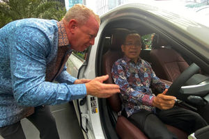 Serah Terima BMW Setneg - Panji 4.jpg