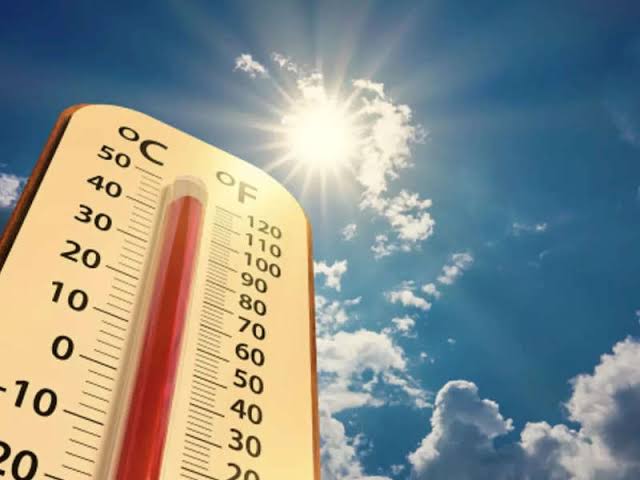 Cuaca panas harus rutin menggunakan sunscreen. 