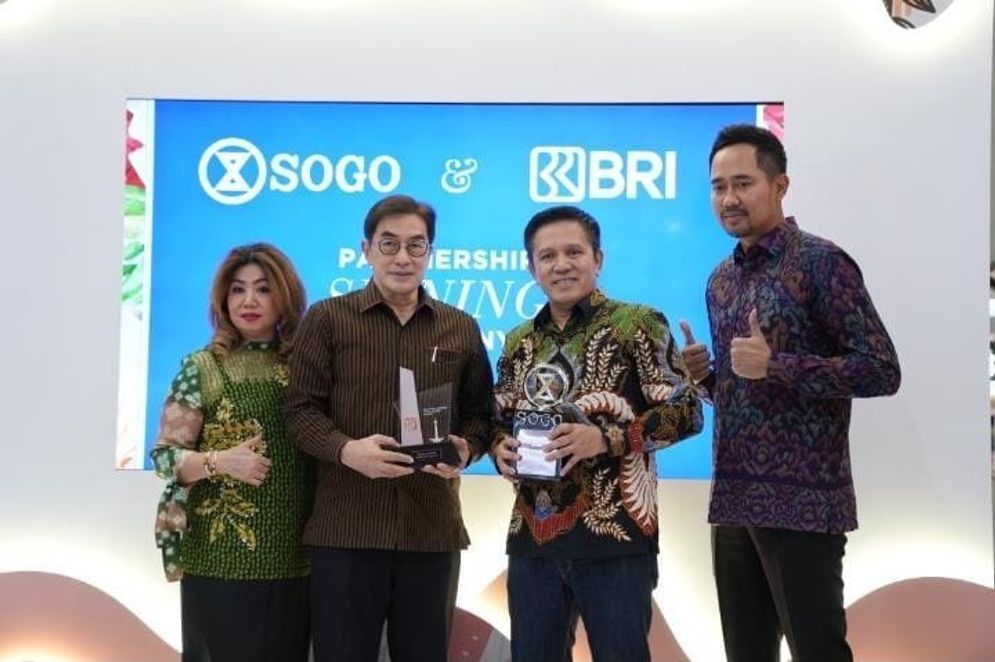 PT Bank Rakyat Indonesia (Persero) Tbk atau BRI melakukan penandatanganan kerja sama dengan industri retail SOGO Departement Store Indonesia