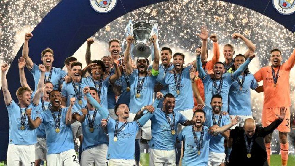 Manchester City akhirnya berhasil mengukir sejarah, meraih trofi perdananya sebagai juara Liga Champions Eropa.