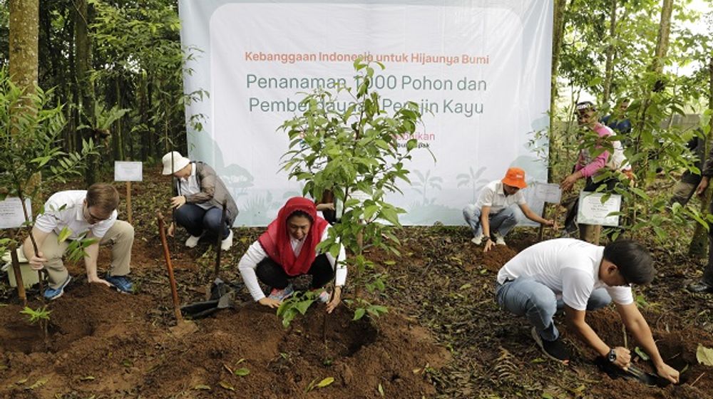 Foto_Bukalapak dan BNI Tanam Bibit Pohon 3.JPG