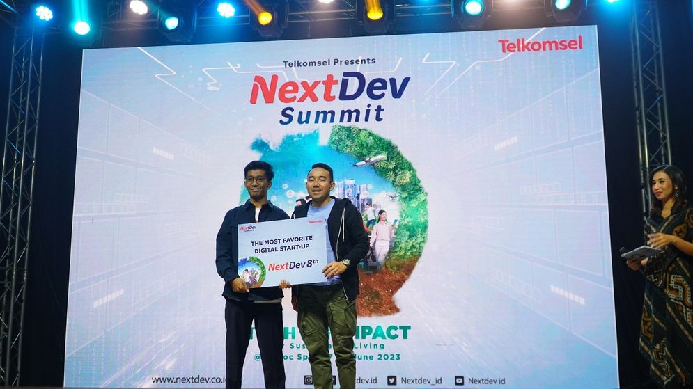 Telkomsel mengumumkan Nuxcle sebagai peraih Best of The Best Startup Program NextDev Telkomsel tahun ke-8.