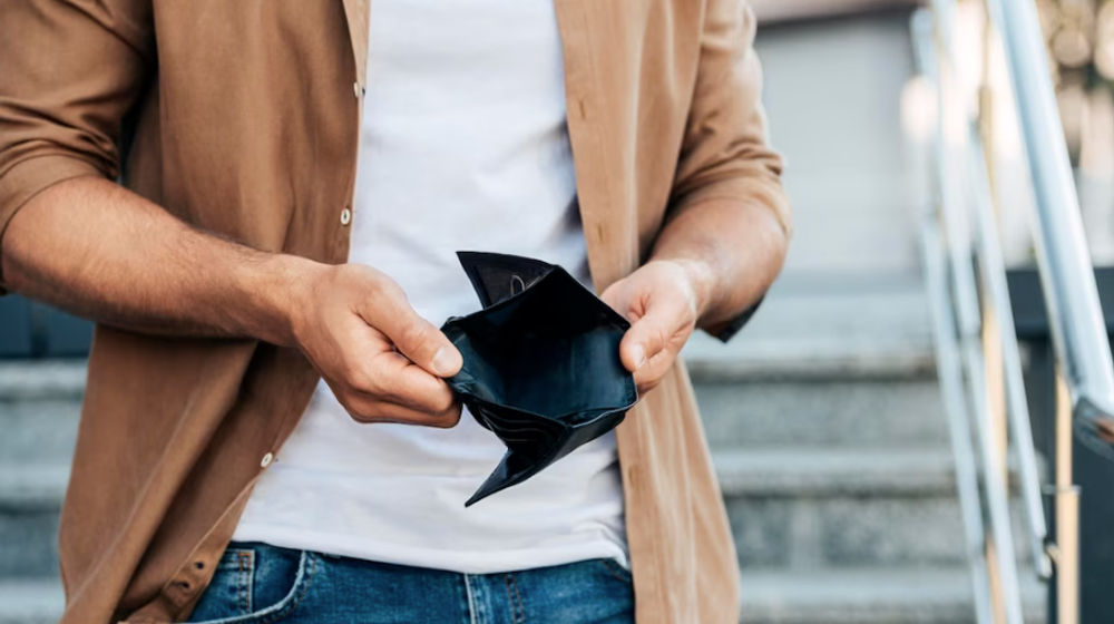 7 Kebiasaan Buruk yang Membuat Anda Tetap Miskin