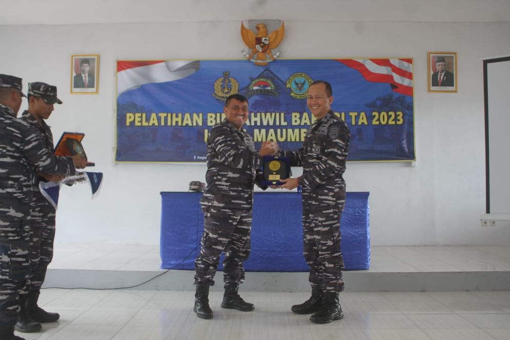 Kunjungan Kepala Dinas Potensi Maritim Angkatan Laut (Kadispotmaral), Laksamana Pertama TNI DR. Suradi Agung Slamet S.T., S.Sos., M.M., ke Maumere  pekan lalu.