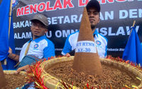 Demo Tembakau DPR - Panji 1.jpg