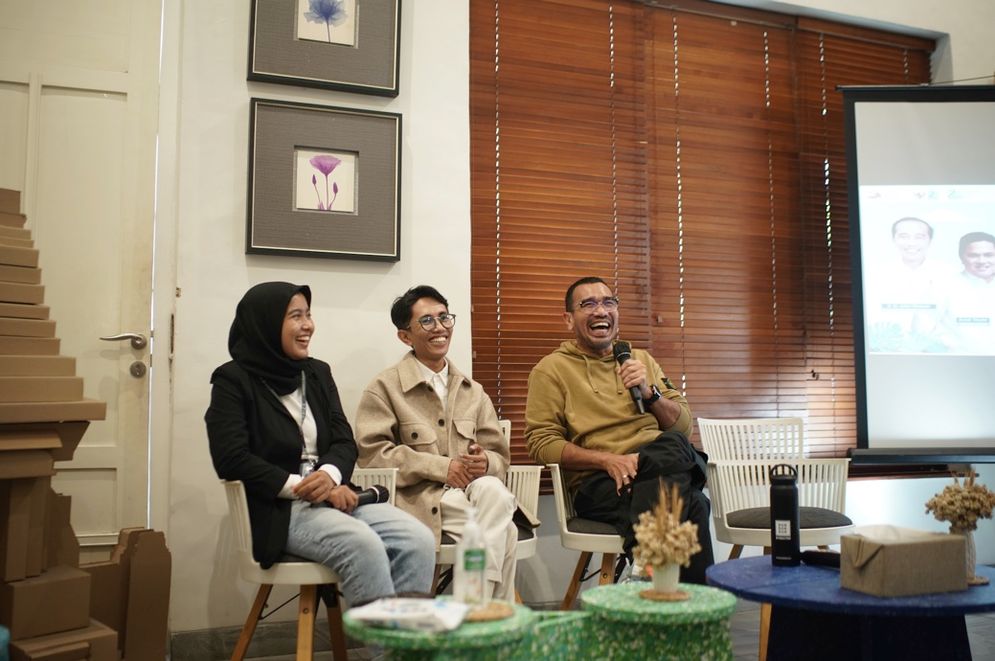 Bank Mandiri Gelar Aksi Bersih-bersih Stadion Gelora Bung Tomo Jelang FIFA Match Day Indonesia vs Palestina