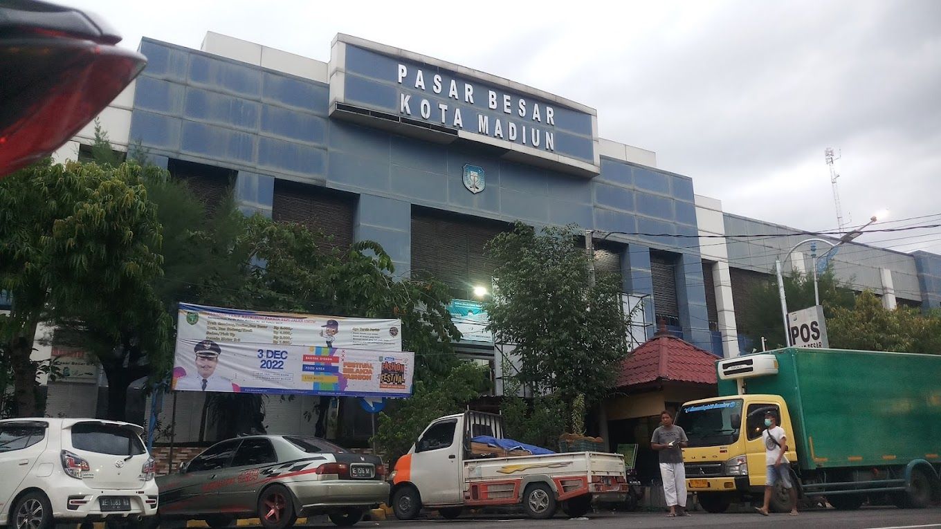 Salah satu pasar di Kota Madiun, Pasar Besar. 