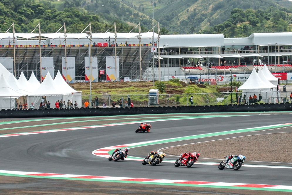 World Superbike 2023 Mandalika_MotoGP di Sirkuit Mandalika_Shutterstock 2142958501_Gatot Adri.jpg