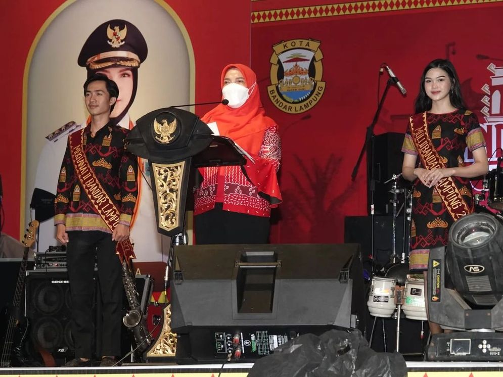 Wali Kota Eva Dwiana saat menutup kegiatan Bandarlampung Expo 2023