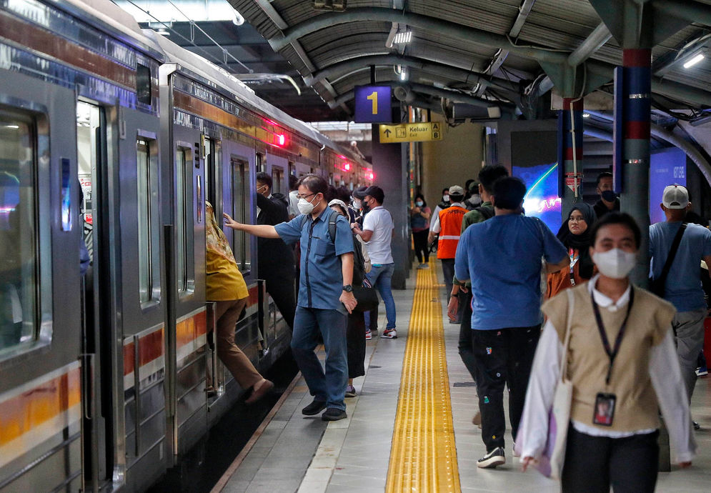 Alasan Penting Mengapa Anda Harus Naik Transportasi Umum