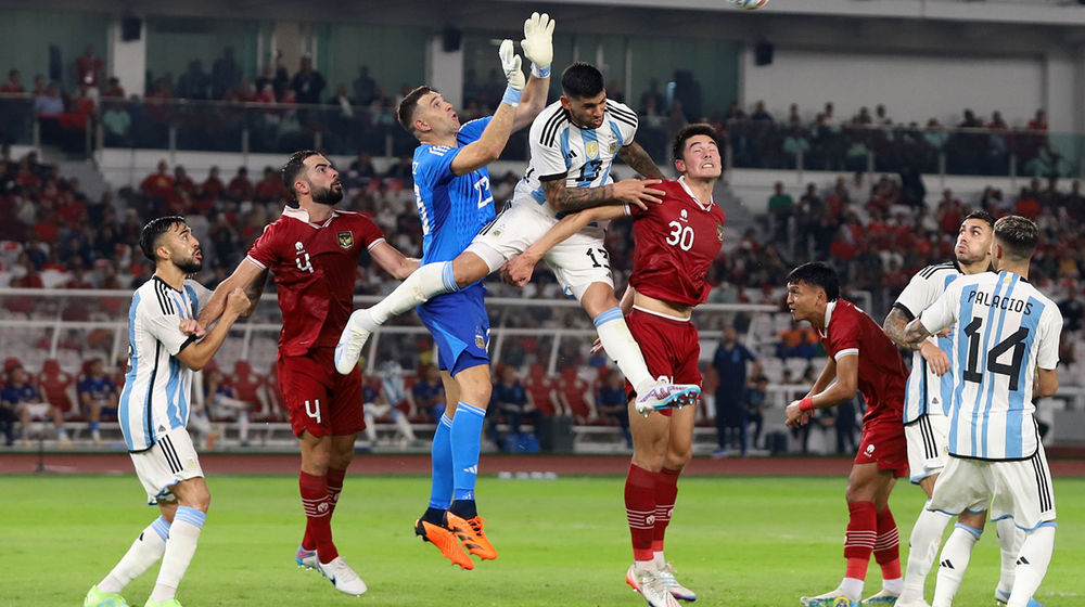Ina v Argentina - Panji 2.jpg