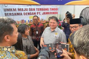 Menko Perekonomian Apresiasi Hasil Kerajinan Mitra Binaan PT Jamkrindo