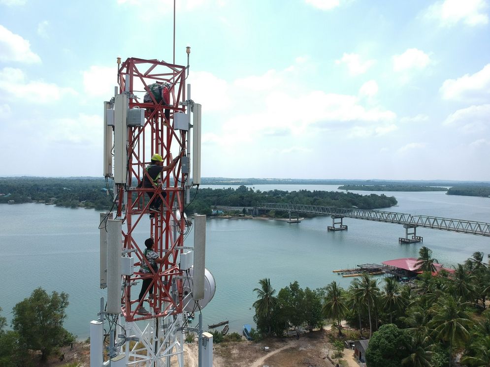 Telkomsel telah memastikan hadirnya pemerataan dan kesetaraan akses jaringan broadband terdepan hingga pelosok negeri melalui proses peningkatan/pengalihan (upgrade) seluruh layanan jaringan 3G ke 4G/LTE di 504 kota/kabupaten wilayah populasi Indonesia