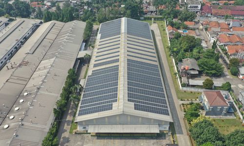 PLTS Atap Xurya yang Terpasang di Pabrik Serena Dapat Menghasilkan Energi Sebesar 1,1 kWh per tahun.JPG