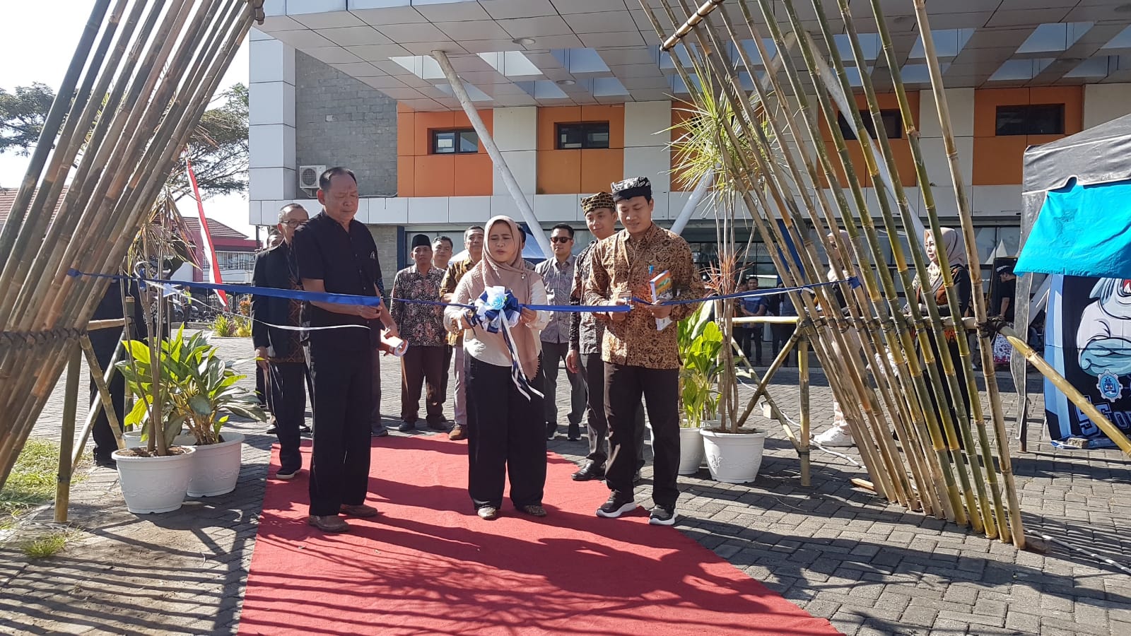 Peluncuran buku dan expo yang digelar Poliwangi. 