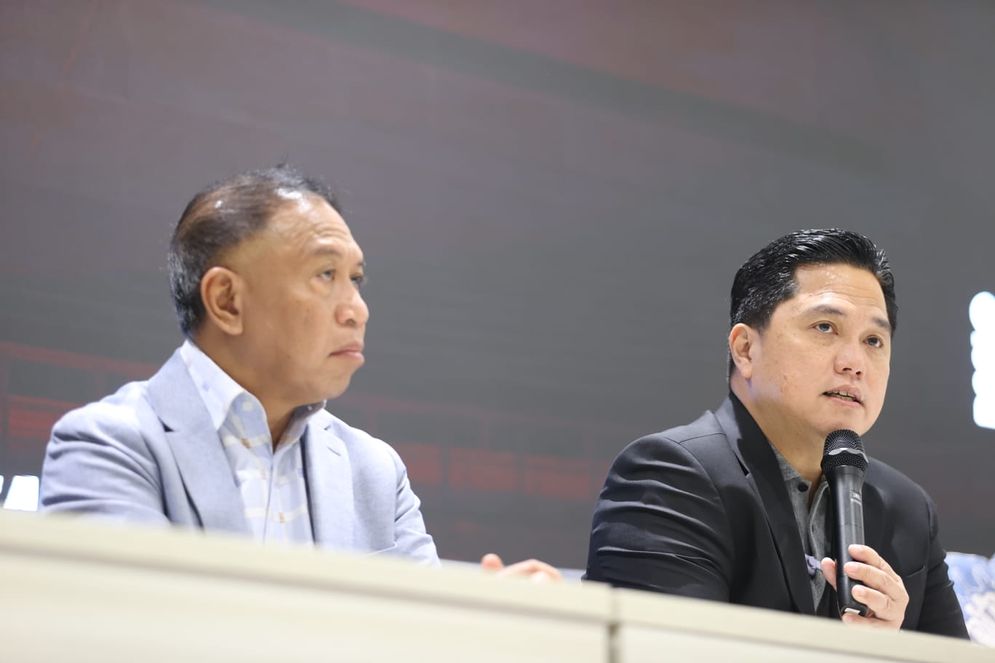 Ketua Umum PSSI, Erick Thohir (kanan) dan Wakil Ketua Umum,  Zainudin Amali, meresmikan Yayasan Bakti Sepak Bola Indonesia, Kamis 22 Juni 2023 di Jakarta.