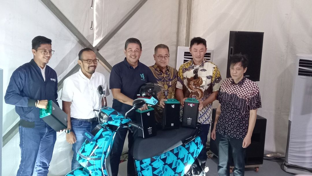 Electrum bekerja sama dengan Pertamina, GIIC, dan Planet Ban untuk memproduksi sepeda motor listrik.