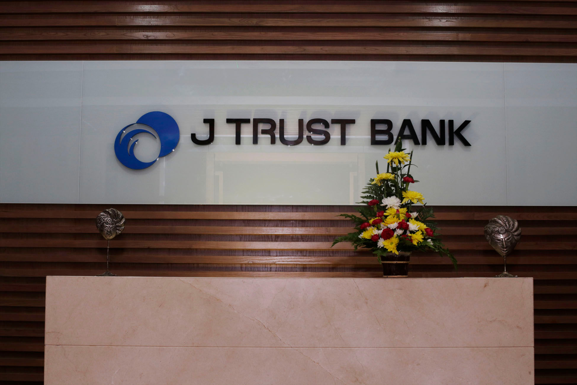Head Office J Trust Bank.