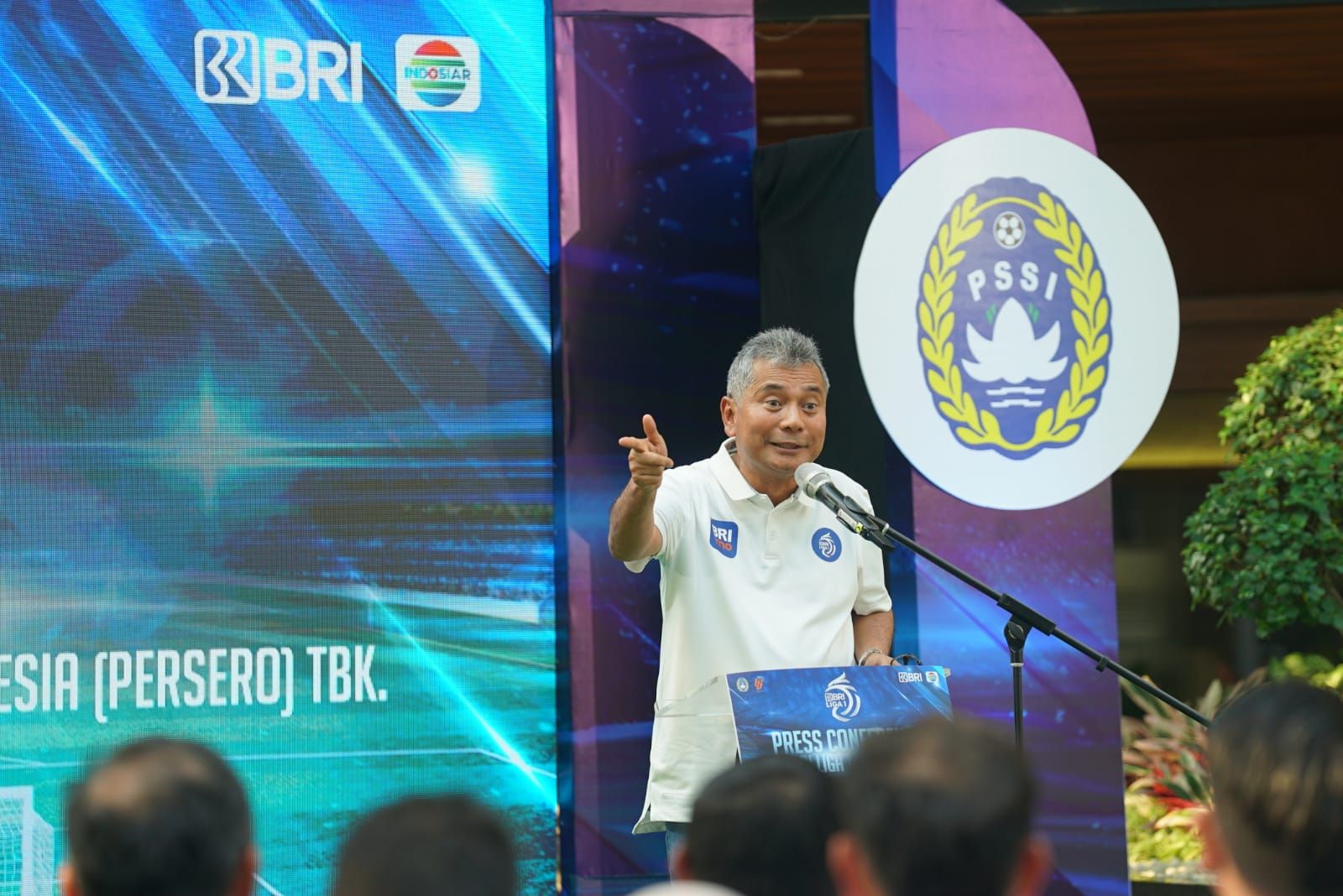Direktur Utama BRI, Sunarso, dalam pengumuman BRI menjadi sponsor Liga 1 2023/2024 di Jakarta, Senin 26 Juni 2023.
