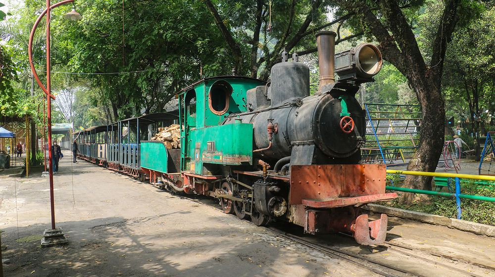 Kereta Wisata di PG Tasikmadu