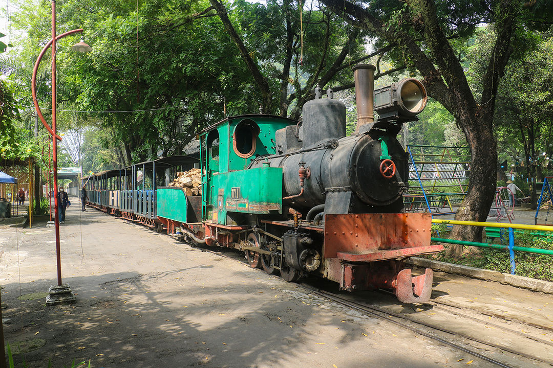 Kereta Wisata di PG Tasikmadu