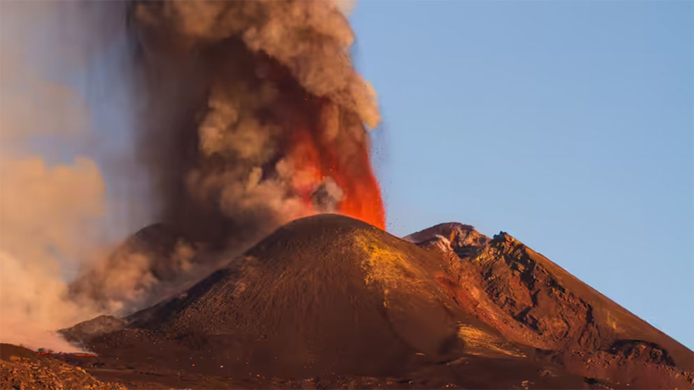 Simak Inilah 16 Gunung Berbahaya di Dunia, Salah Satunya ada di Indonesia