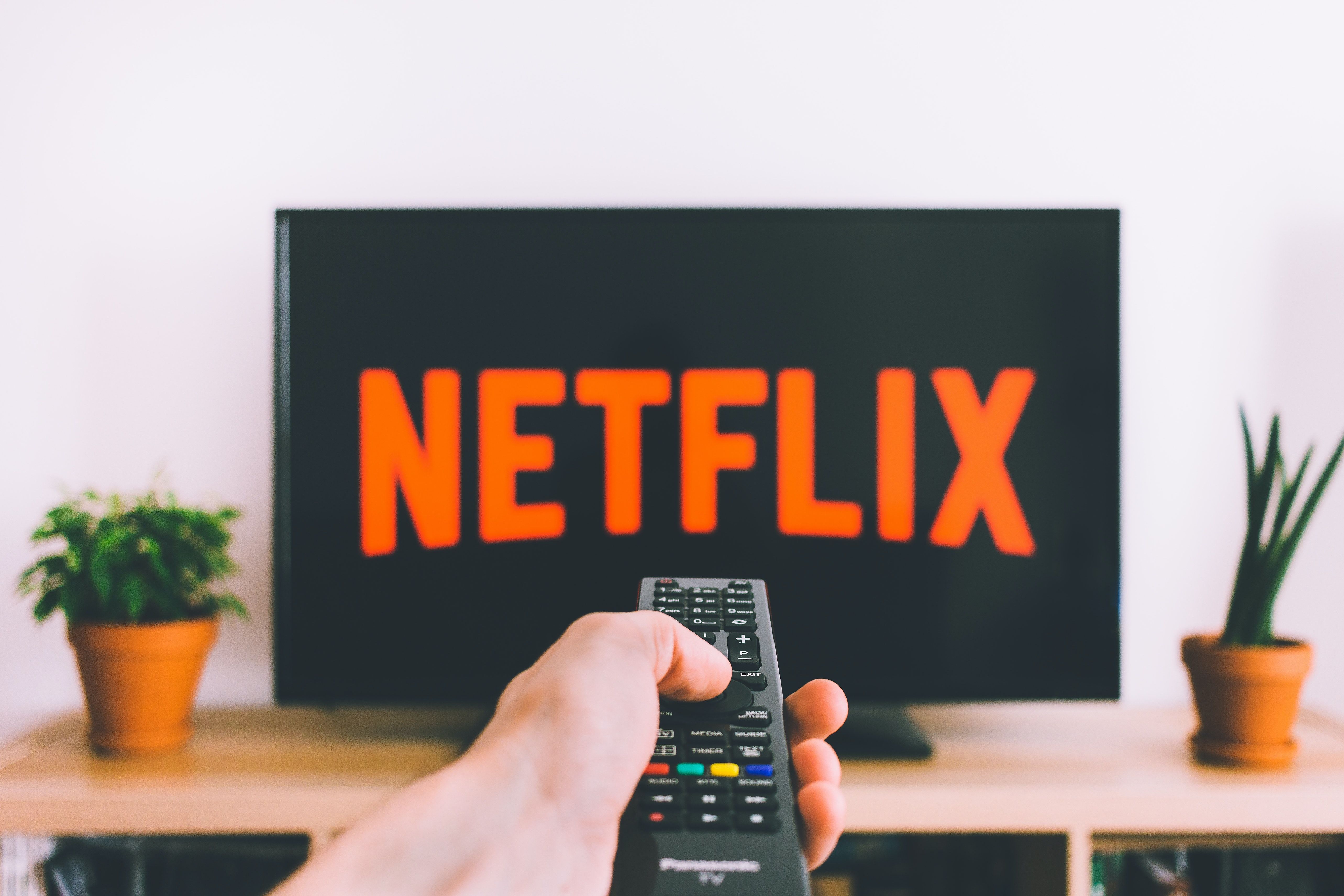 Ilustrasi Netflix menonton TV santai liburan 