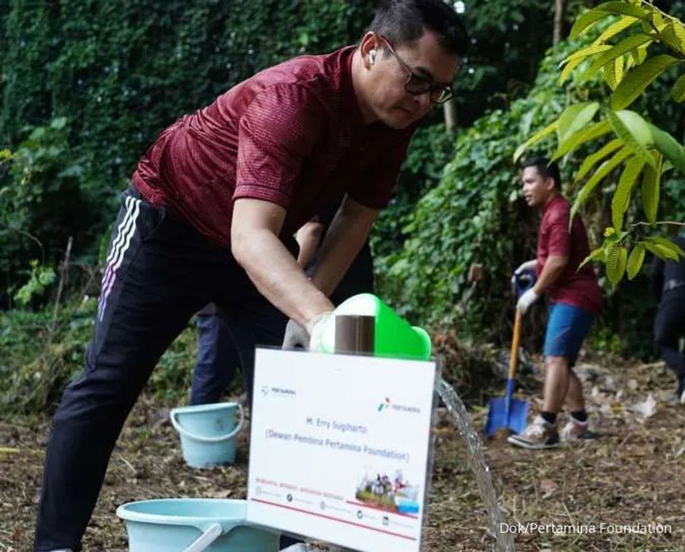 PT Pertamina dan Universitas Gadjah Mada (UGM) bekerjasama dalam kegiatan penyerapan karbon dan pengembangan energi baru terbarukan.