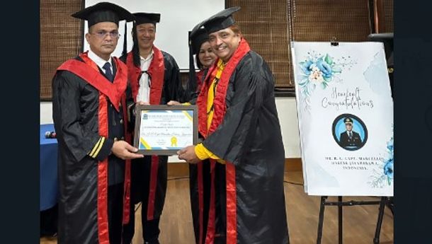  Capt. Marcellus Hakeng Jayawibawa Dianugerahi Gelar Doktor HC oleh CMR University India