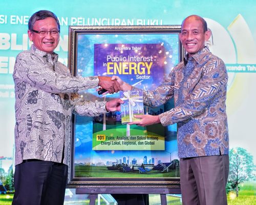 Arcandra Tahar Terbitkan Buku “Public Interest in Energy Sector”.jpeg