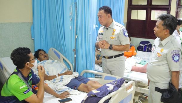 Kunjungan ke Rumah Sakit, Rivan A. Purwantono Pastikan Korban Kecelakaan Terlayani dengan Baik