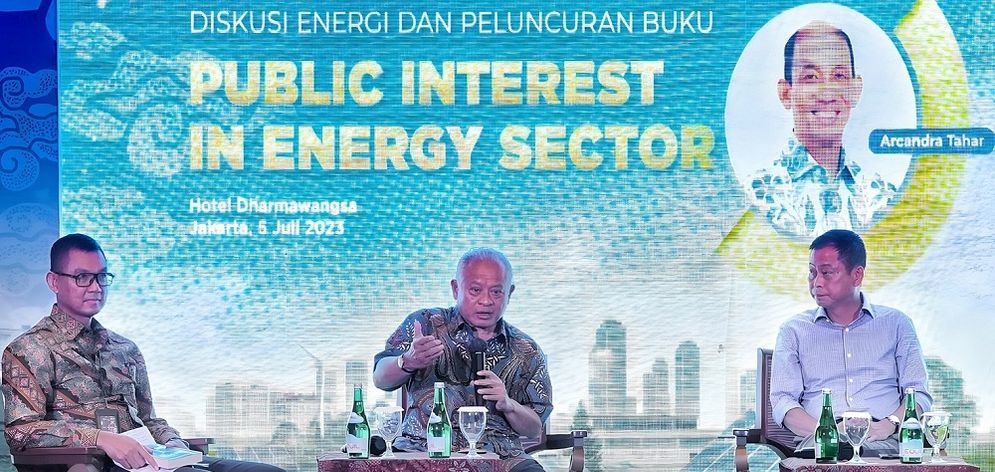 Diskusi energi dan bedah buku Public Interest in Energy Sector yang ditulis Arcandra Tahar di Jakarta