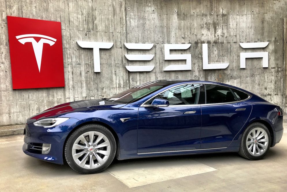 Tesla PHK Pekerjanya di Tiongkok