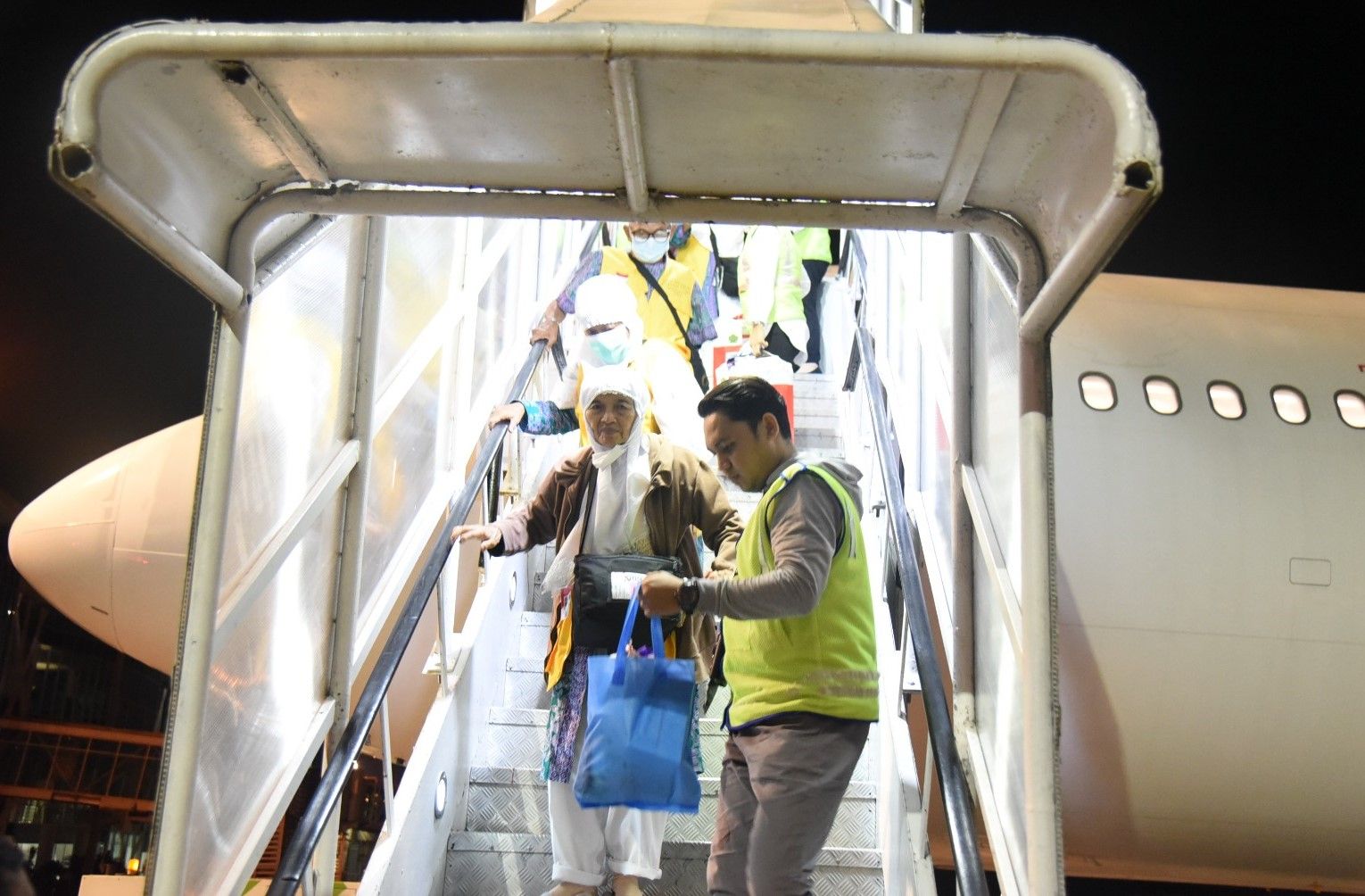 Kloter Pertama Jemaah Haji Kaltim Tiba di Bandara SAMS Sepinggan Balikpapan