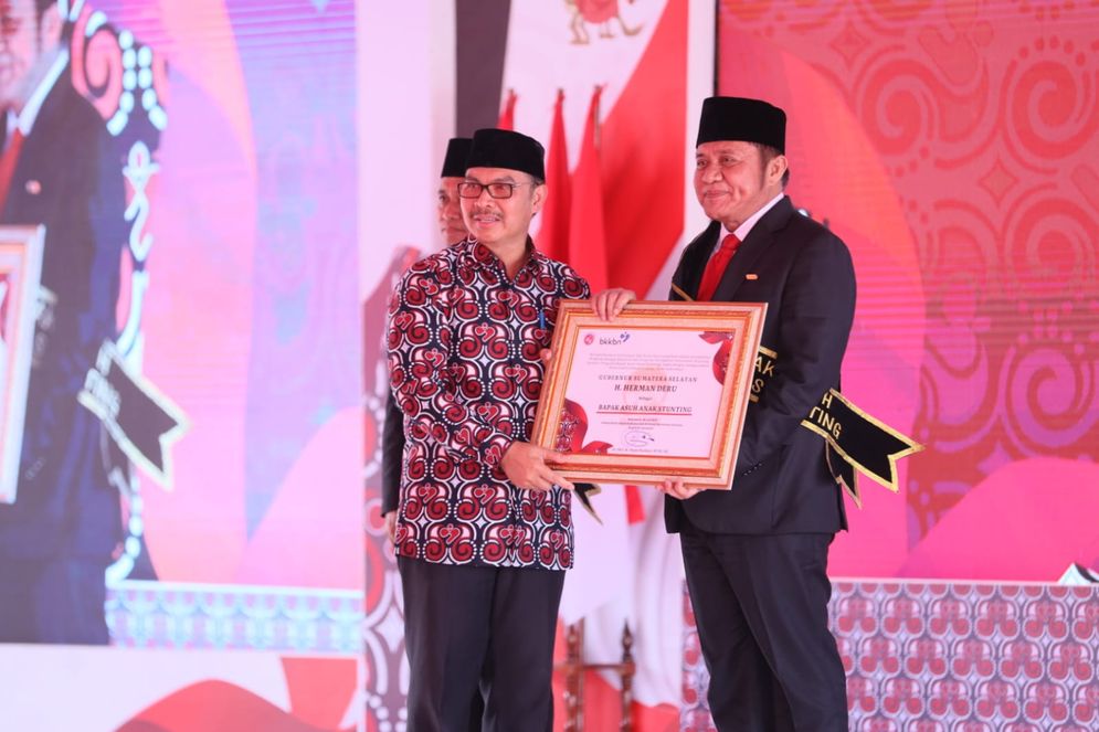 Puncak Harganas ke-30,  Herman Deru Satu-Satunya Gubernur yang Dianugerahi Tanda Kehornatan Satyalancana Pembangunan oleh  Presiden RI